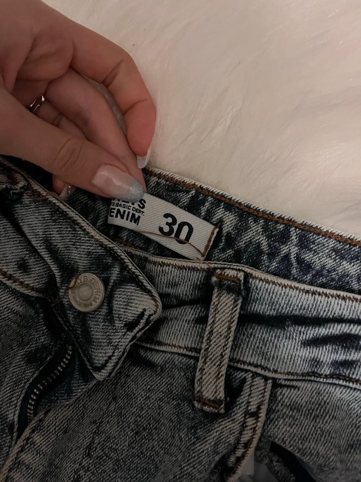 Bol Kesim Kadın Jean - Görsel 3