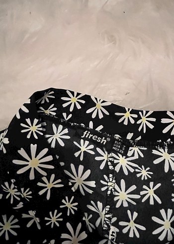 Beyaz Çiçek Desenli Mini Etek - Görsel 3