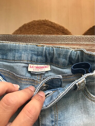 8 Yaş Beden mavi Renk 7-8 yaş kız cocuk şort tek ürün fiyatı 100?