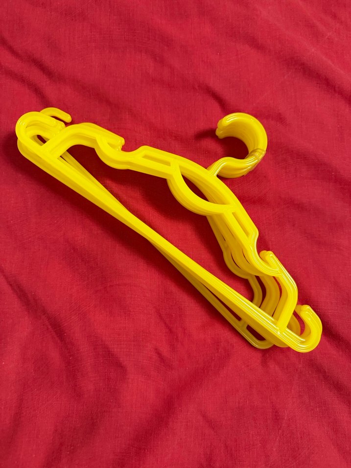 Sarı Renkli Plastik Askı - Görsel 2