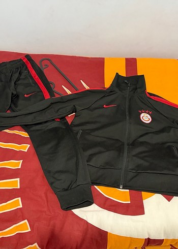 Kırmızı Siyah Fermuarlı Erkek Eşofman Takımı - Görsel 4