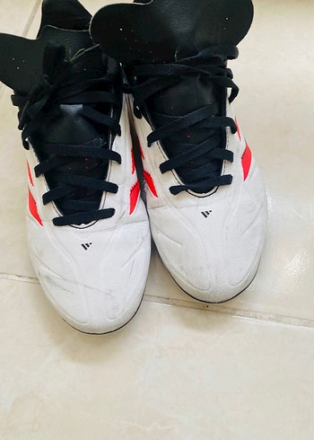 Adidas Beyaz Siyah Bağcıklı Futbol Ayakkabısı - Görsel 2