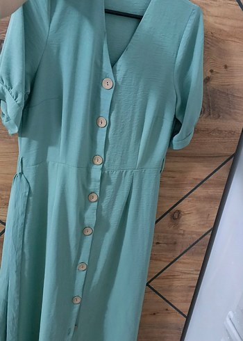 Zara Mint Yesili V Yaka Dugmeli Elbise