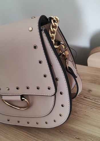 Zincir Detaylı Bej Kadın Deri Çanta - Görsel 7