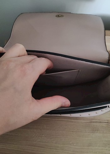 Zincir Detaylı Bej Kadın Deri Çanta - Görsel 6