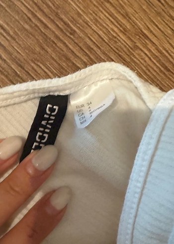 Beyaz V Yakalı Kolsuz Kalem Elbise - Görsel 5