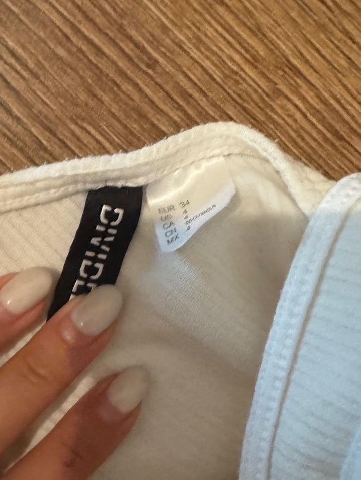 Beyaz V Yakalı Kolsuz Kalem Elbise - Görsel 5