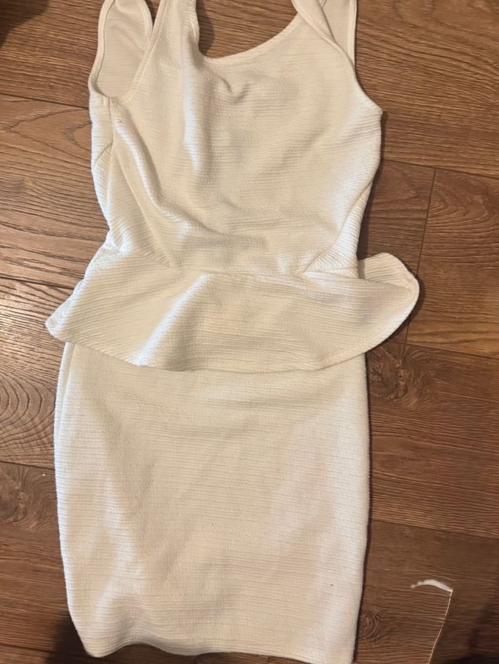 Beyaz V Yakalı Kolsuz Kalem Elbise - Görsel 4