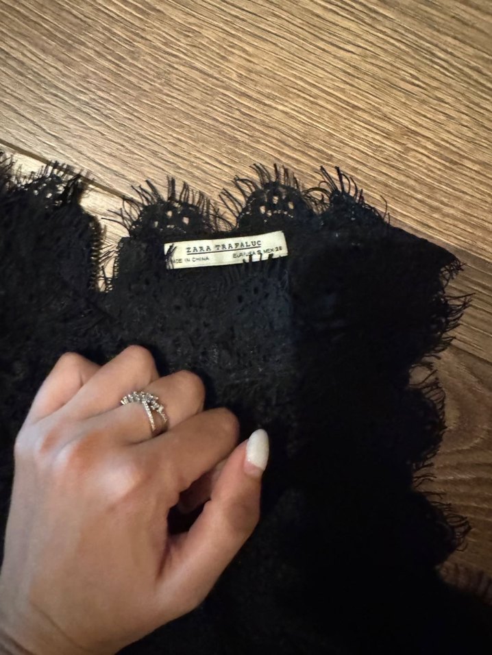 Dantel Detaylı Siyah Kolsuz Mini Bluz - Görsel 5