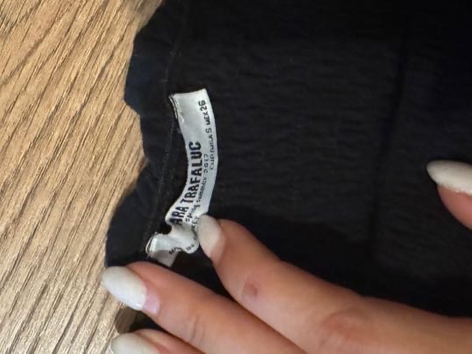 Kadın Siyah Fırfırlı Bluz - Görsel 3