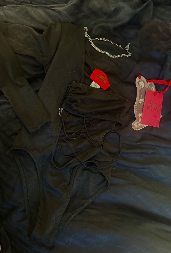 Kırmızı Tek Omuz Mayo Dilara fındıkoğlu body swimsuit - Görsel 3