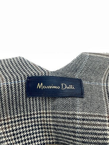 36 Beden çeşitli Renk Massimo Dutti Mini Şort %70 İndirimli.
