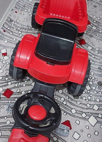 Beden kırmızı Renk Pilsan römorklu traktor