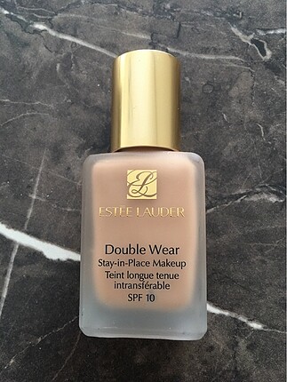 Estee Lauder Doublewear makeup foundation 3C3