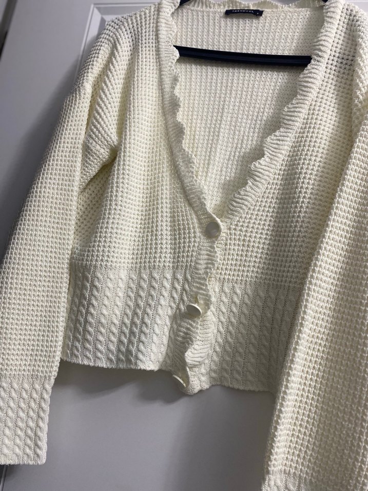 V Yaka Beyaz Triko Kadın Hırka - Görsel 4