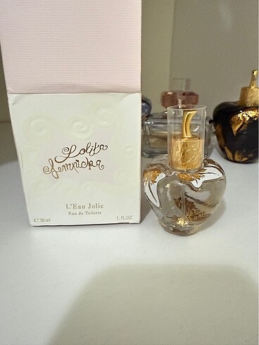  Beden Renk 30 ml hiç kullanılmamış ve kutuludur