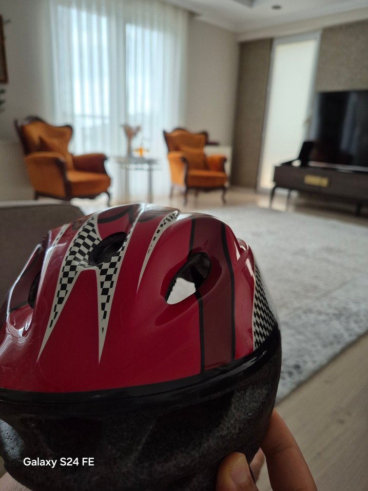 Kırmızı, Desenli,Kemerli 5 yaş üstü Kask - Görsel 3