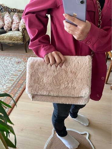 Toz Pembe Peluş Zincirli Çanta - Görsel 2