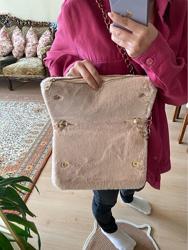 Toz Pembe Peluş Zincirli Çanta - Görsel 3