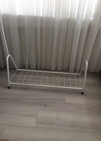 Beyaz Metal Ayaklı Askılık