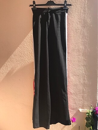 Yanları şeritli rahat kumaş pantolon