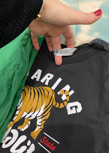 LCW pantolon ve 4 adet üst toplu fiyatıdır - Görsel 4