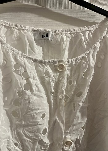 Düğmeli Beyaz Midi Bluz - Görsel 2