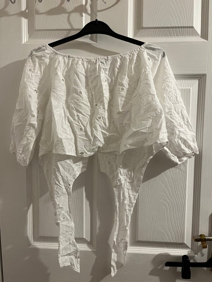 Düğmeli Beyaz Midi Bluz - Görsel 4