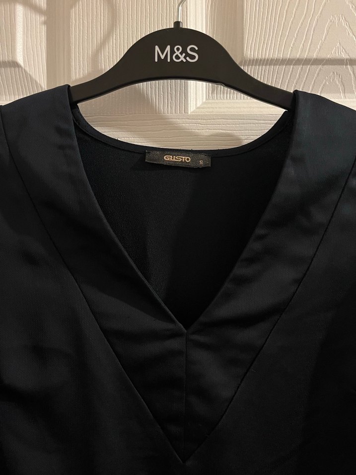 GUSTO Siyah V Yakalı Uzun Kollu Bluz - Görsel 2