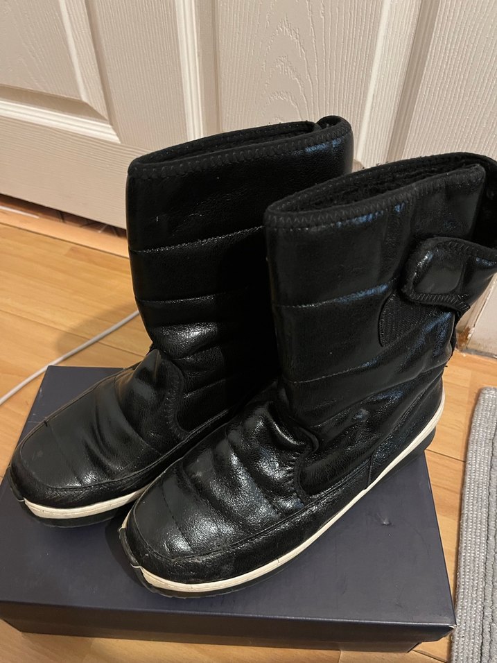 Siyah Kadın Bot - Görsel 3