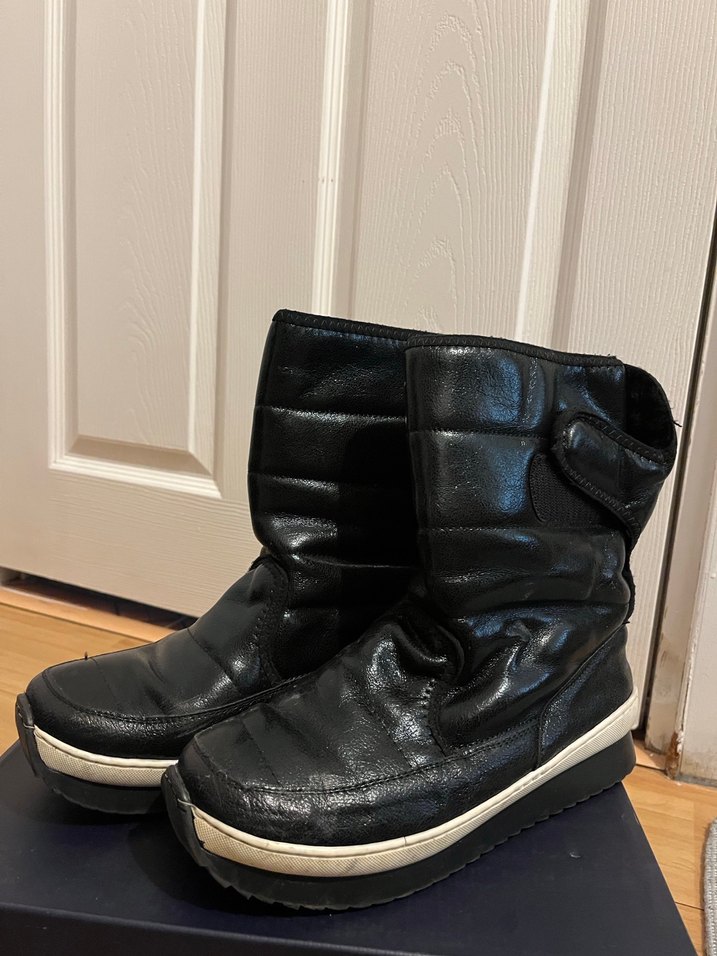 Siyah Kadın Bot - Görsel 2