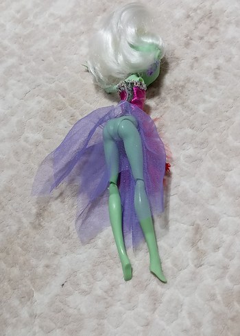 Renkli Elbiseli Yeşil Tenli Monster high karakter... - Görsel 9