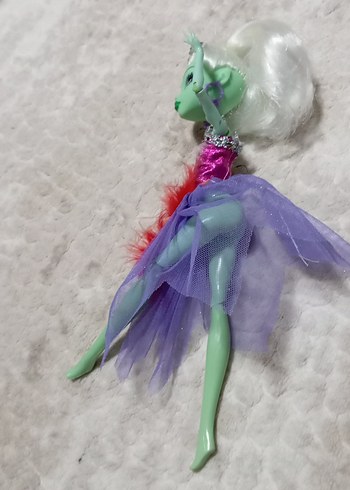 Renkli Elbiseli Yeşil Tenli Monster high karakter... - Görsel 7