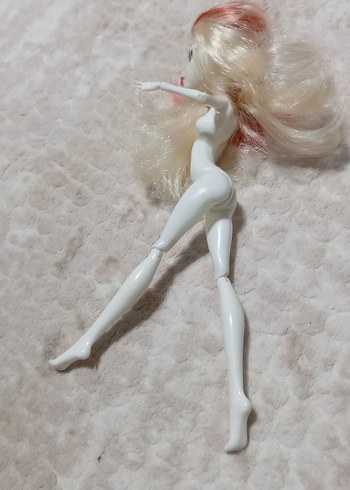 Beyaz Pastel Renkli Monster high karakter .... - Görsel 5