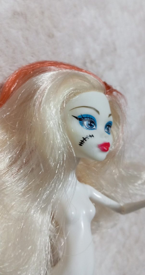 Beyaz Pastel Renkli Monster high karakter .... - Görsel 3