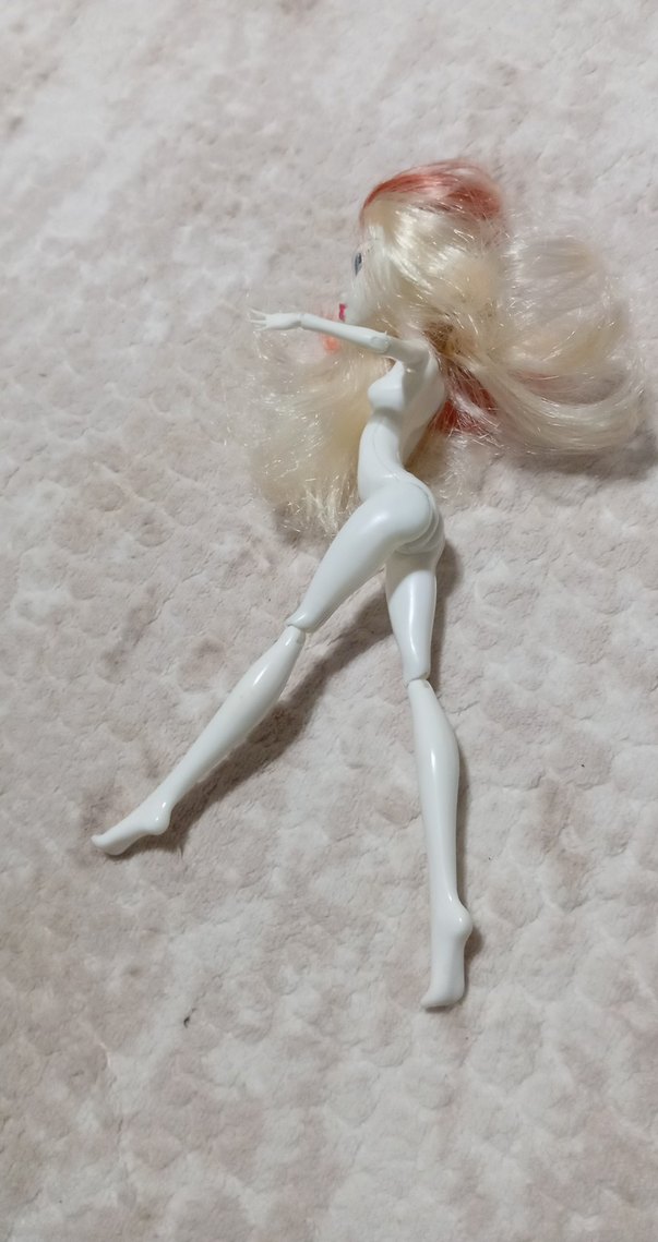 Beyaz Pastel Renkli Monster high karakter .... - Görsel 5