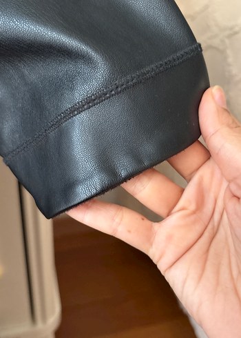 Düğmeli Siyah  Deri elbise - Görsel 5