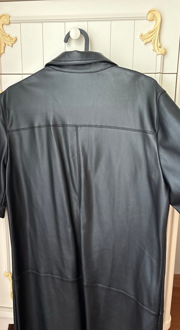 Düğmeli Siyah  Deri elbise - Görsel 4