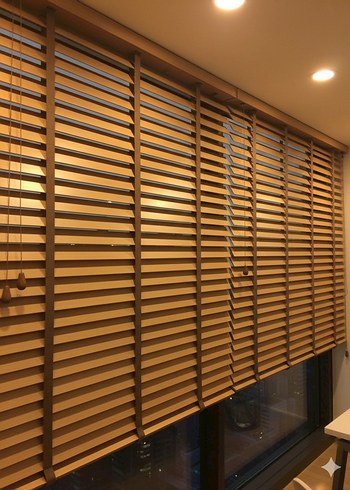 ahşap görünümlü jaluzi - Görsel 2