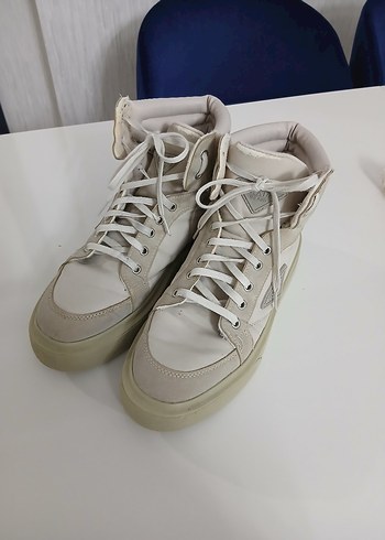 Prada Bej Rengi Bot 44 No