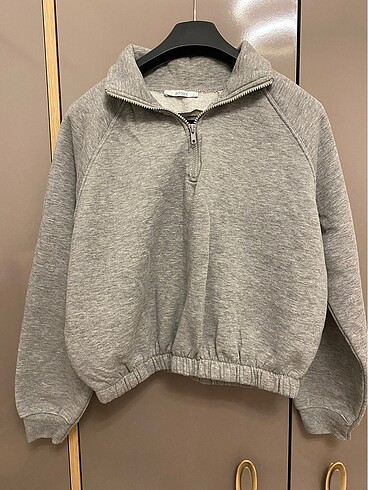 Addax crop sweat