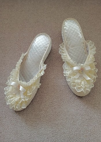 Dantel Fırfırlı kurdeleli krem renkKadın Terlik - Görsel 2