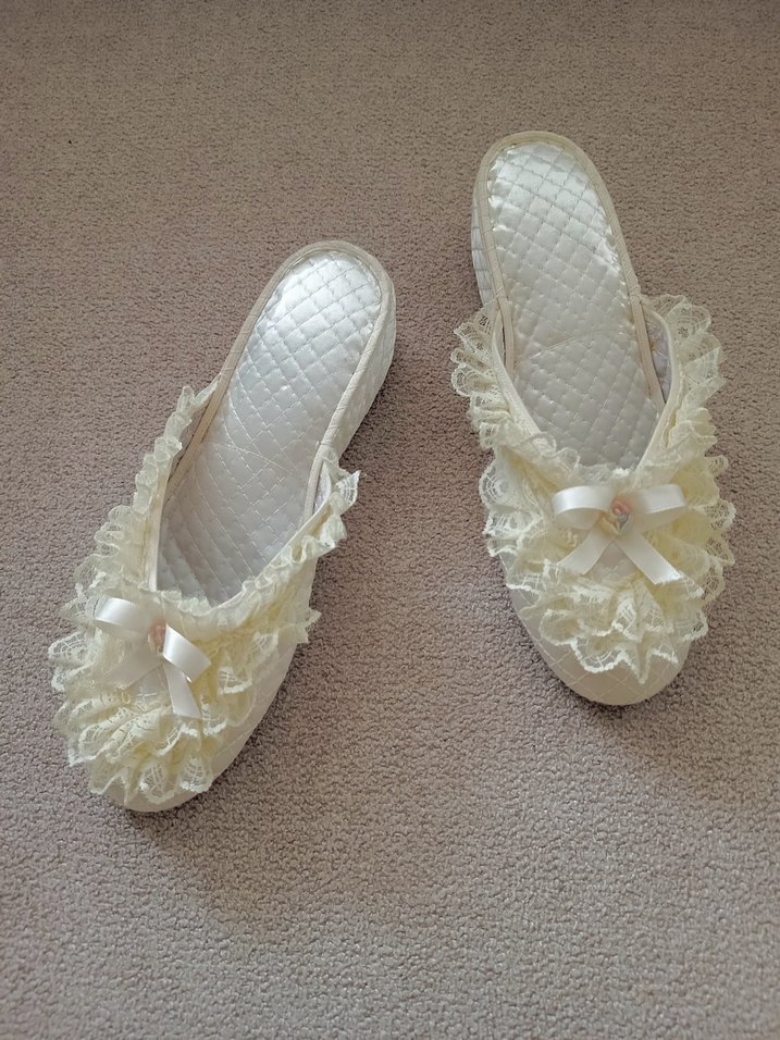 Dantel Fırfırlı kurdeleli krem renkKadın Terlik - Görsel 2