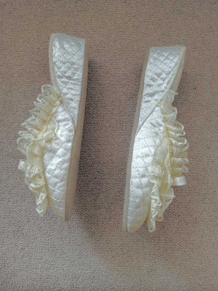 Dantel Fırfırlı kurdeleli krem renkKadın Terlik - Görsel 3