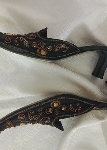 Boncuk ve metal zımba detaylı  sivri burun kadın Terlik - Görsel 4