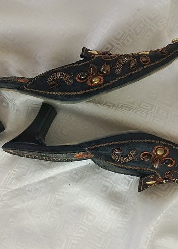 Boncuk ve metal zımba detaylı  sivri burun kadın Terlik - Görsel 3