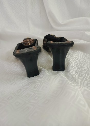 Boncuk ve metal zımba detaylı  sivri burun kadın Terlik - Görsel 5