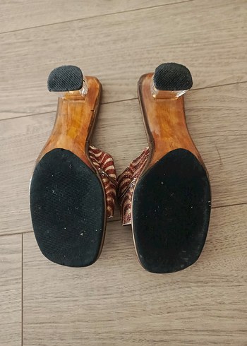 bakır renk ışıltılı Desenli Boncuklu şeffaf Topuk Terlik - Görsel 9