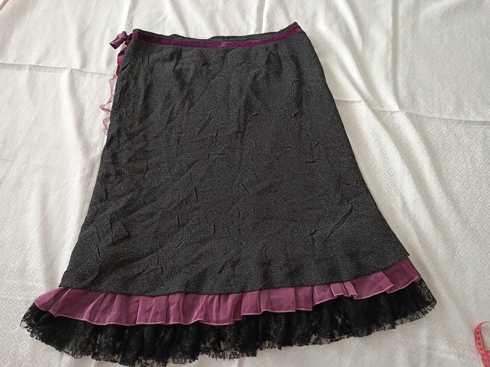 vintage tarz dantel fırfırlı ve kurdele detaylı Gotik Midi Etek - Görsel 3