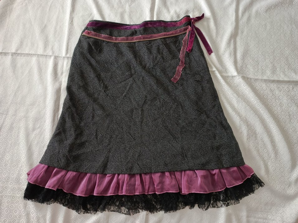 vintage tarz dantel fırfırlı ve kurdele detaylı Gotik Midi Etek - Görsel 2